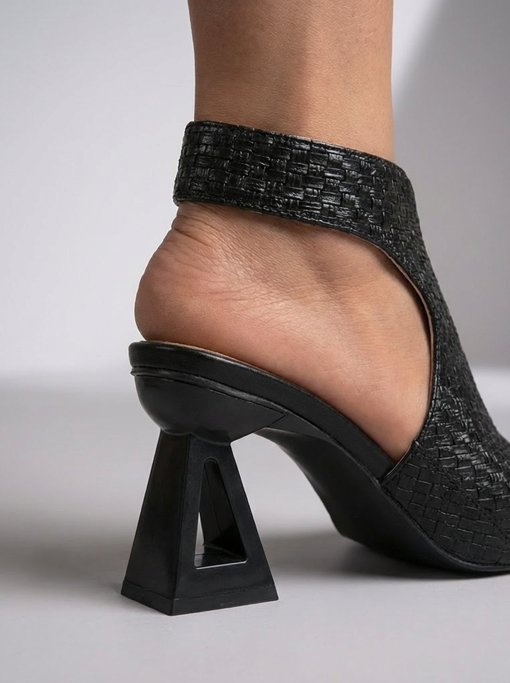 Aura | Elegant Woven Sandals